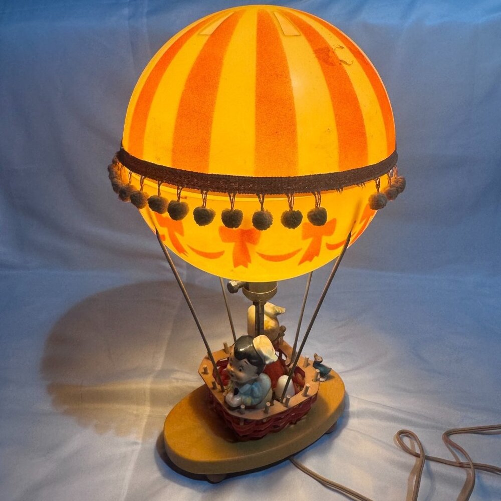 Vintage 1972  Dolly Toy Co Nursery Hot Air Balloon Lamp 17" Works